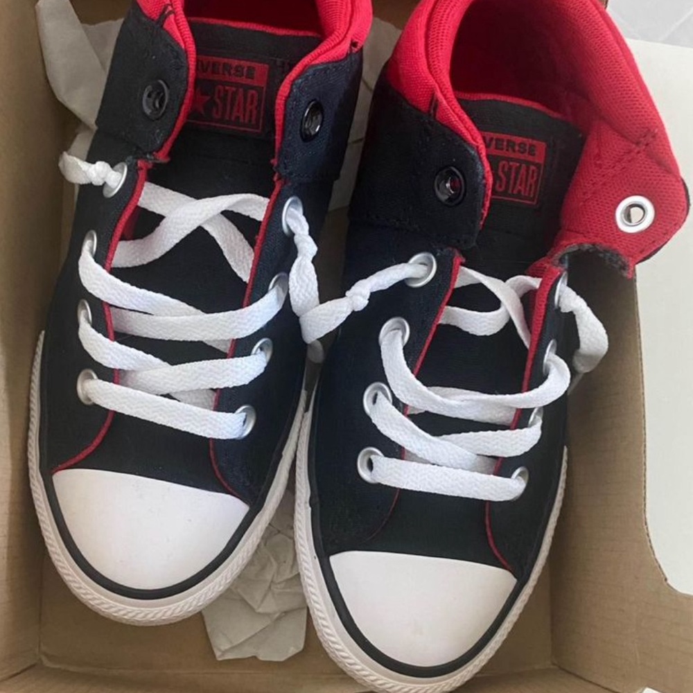 Boys Converse Shoes Size 2 Brand New